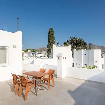 Charming Flat W Terrace 3 Min To Beach In Bodrum アパート