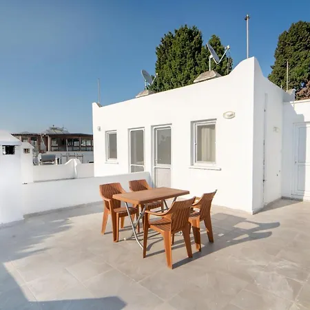 Charming Flat W Terrace 3 Min To Beach In Bodrum アパート